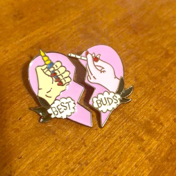 Jewelry - Best Buds Brooches 🧜‍♀️🧞‍♀️